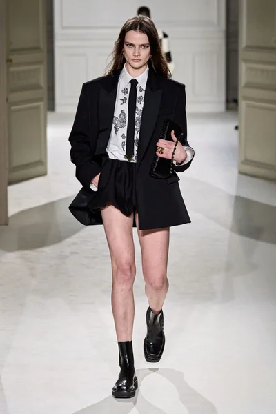 Look 14